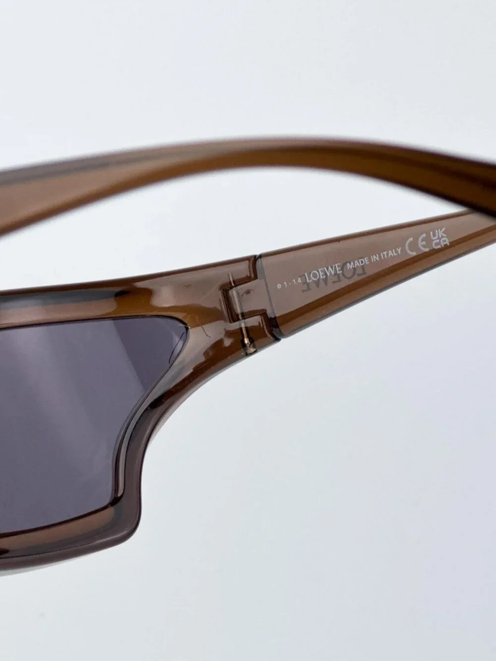 Loewe SIGNATURE Sunglasses Brown/Grey Mask Frame (LW40143U 47A) New & AUTHENTIC